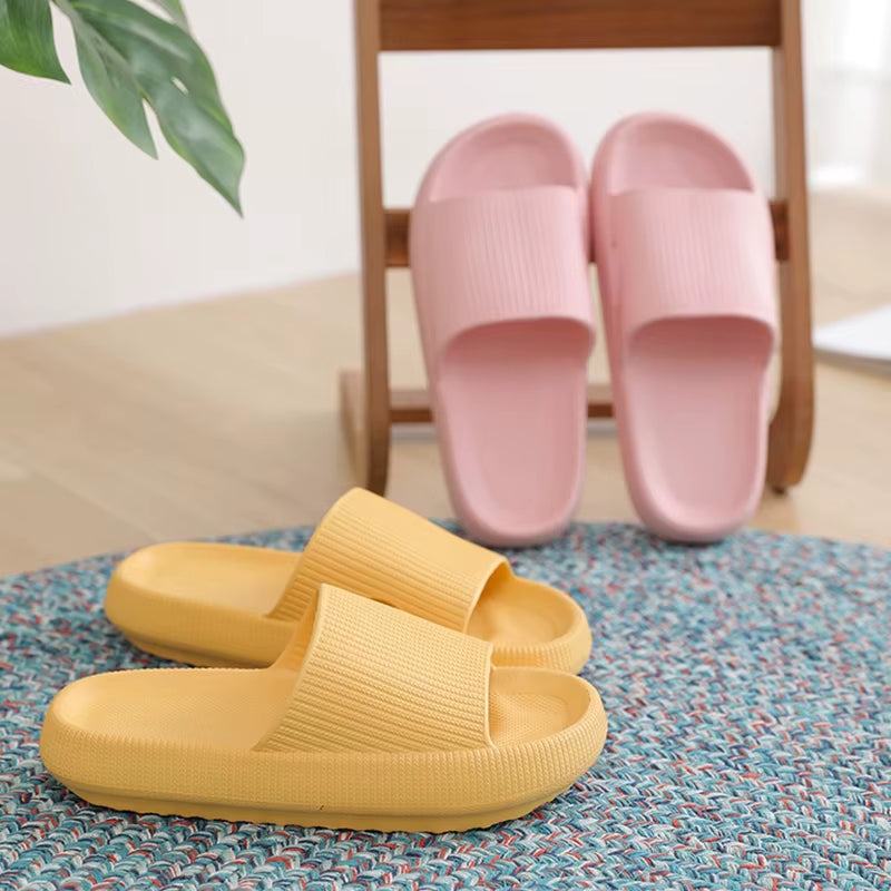 Summer Home Thick-Soled Slippers for Women Breathable Non-Slip Bathroom Women'S Slippers Perfect for Indoor Relaxation