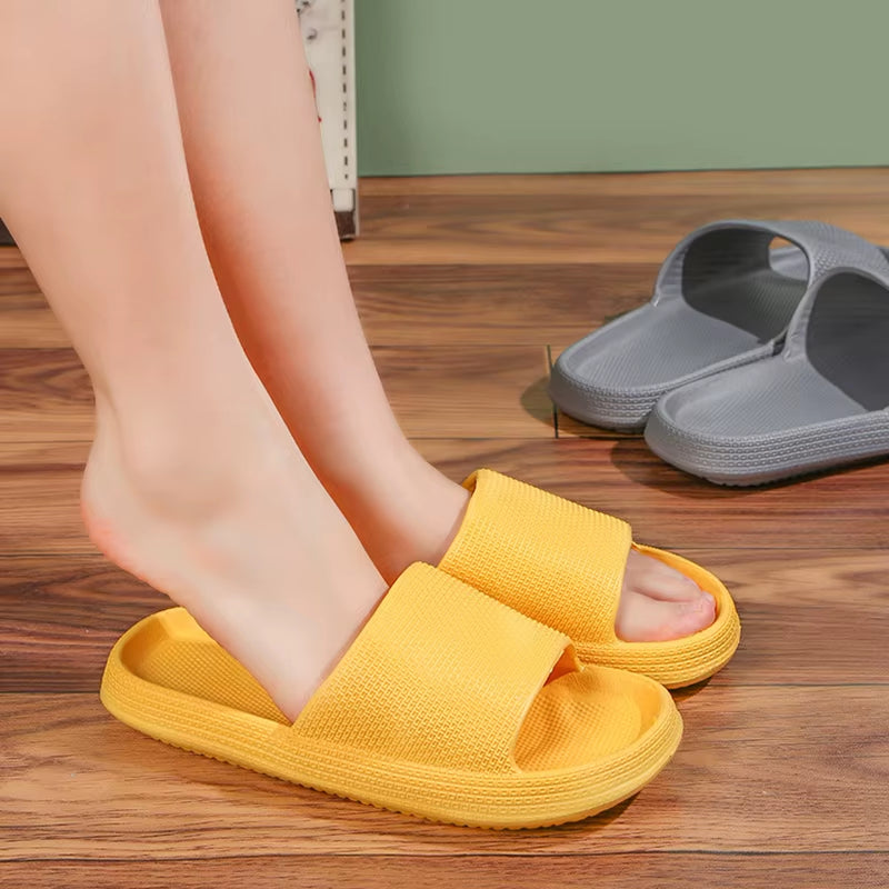 Summer Home Thick-Soled Slippers for Women Breathable Non-Slip Bathroom Women'S Slippers Perfect for Indoor Relaxation