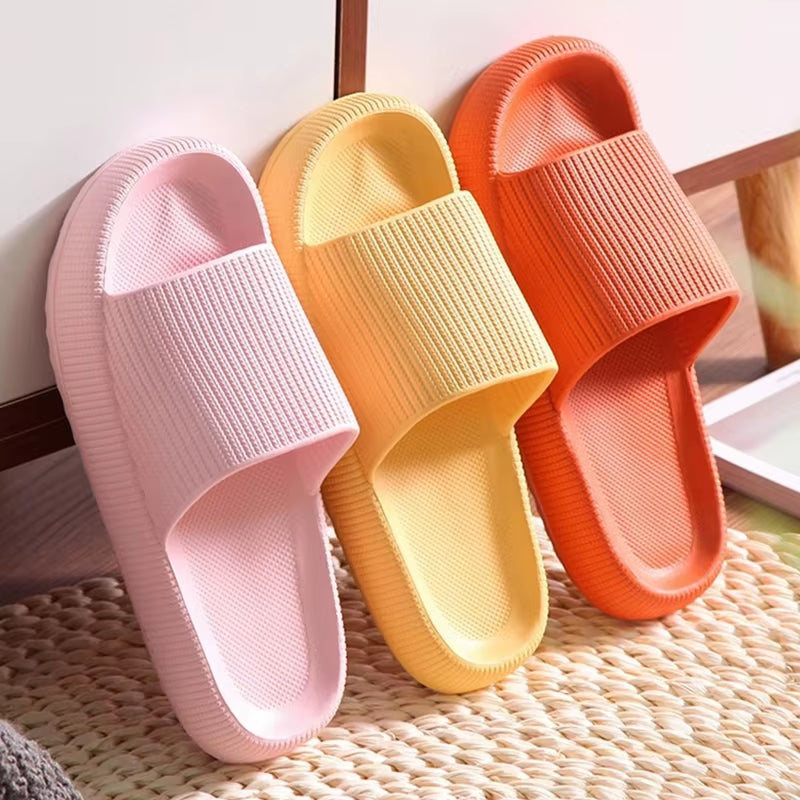 Summer Home Thick-Soled Slippers for Women Breathable Non-Slip Bathroom Women'S Slippers Perfect for Indoor Relaxation
